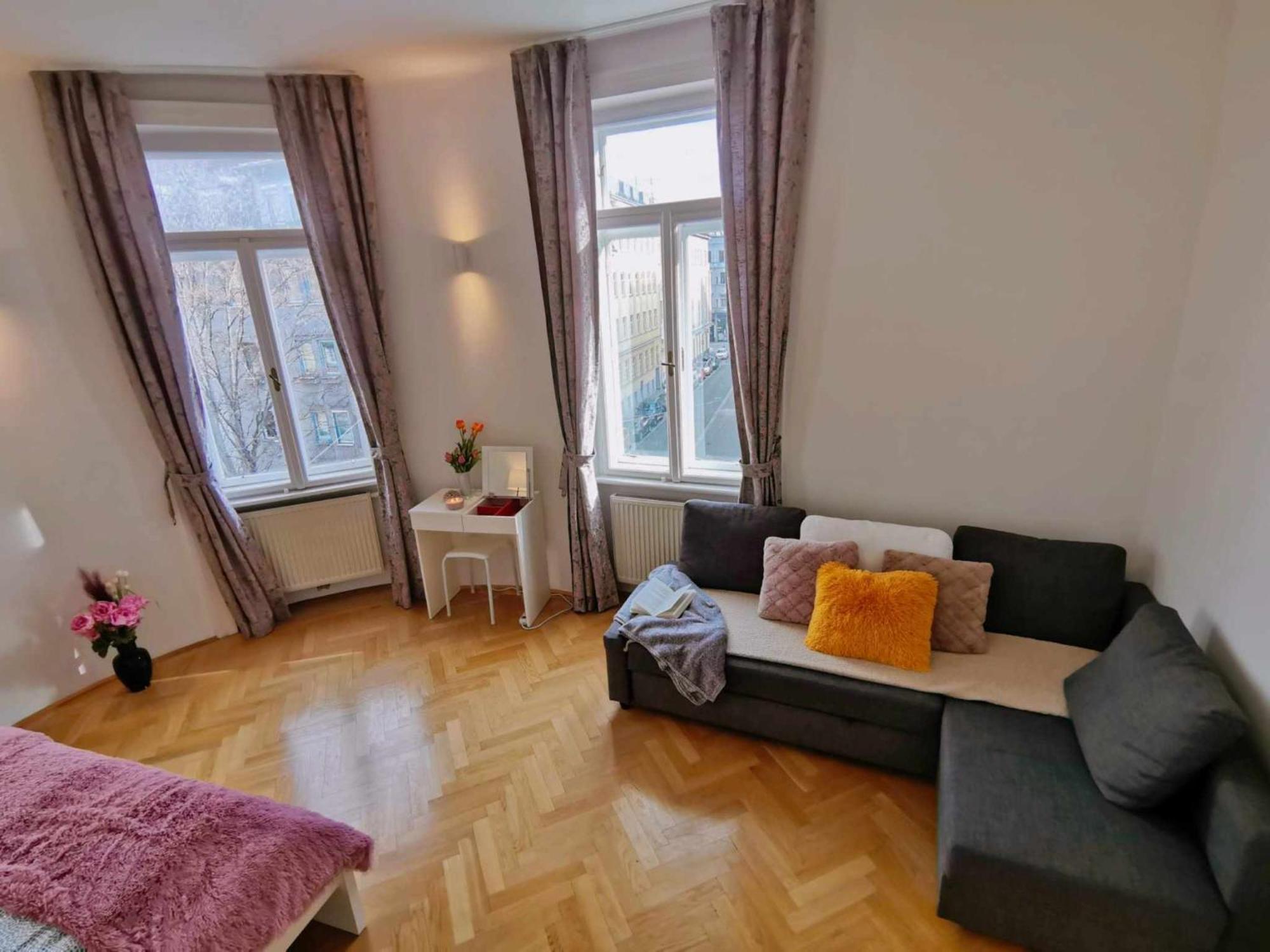 Central And Round 3 Minutes To City Shopping Center And Schoenbrunn Palace Viena Exterior foto